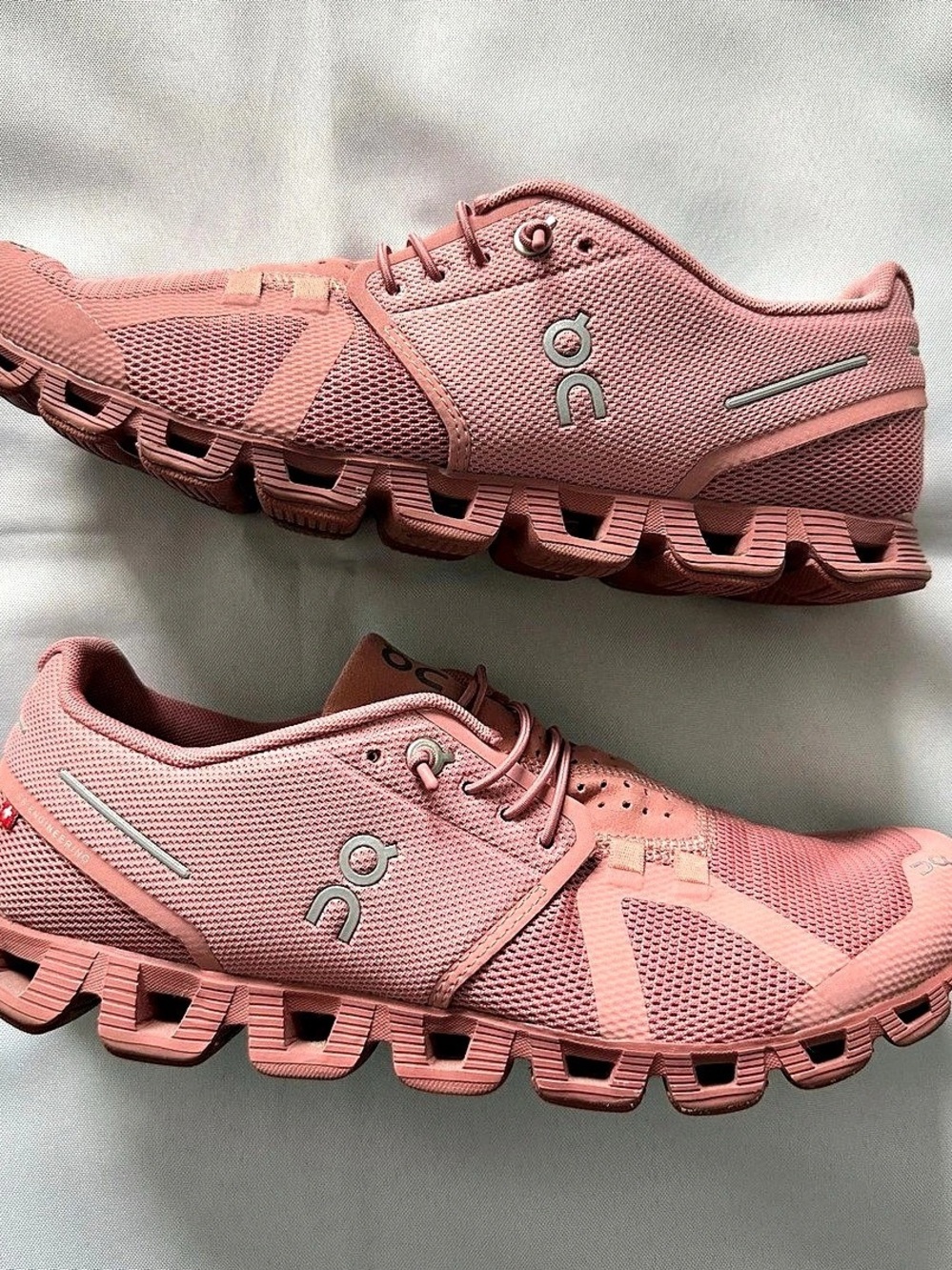 On Cloudswift Athletic Shoes Pink Salmon US women’s 9.5